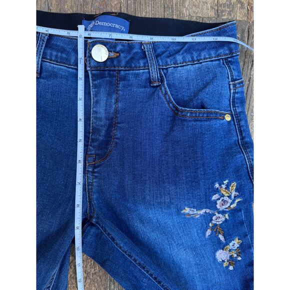 Democracy “Ab” solution Girlfriend Floral Embroidered Jeans Size 2 - Picture 9 of 9